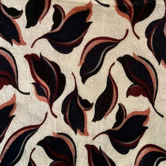 Ann Taylor Knitted Leaf T-Shirt Size L - Picture 3 of 4